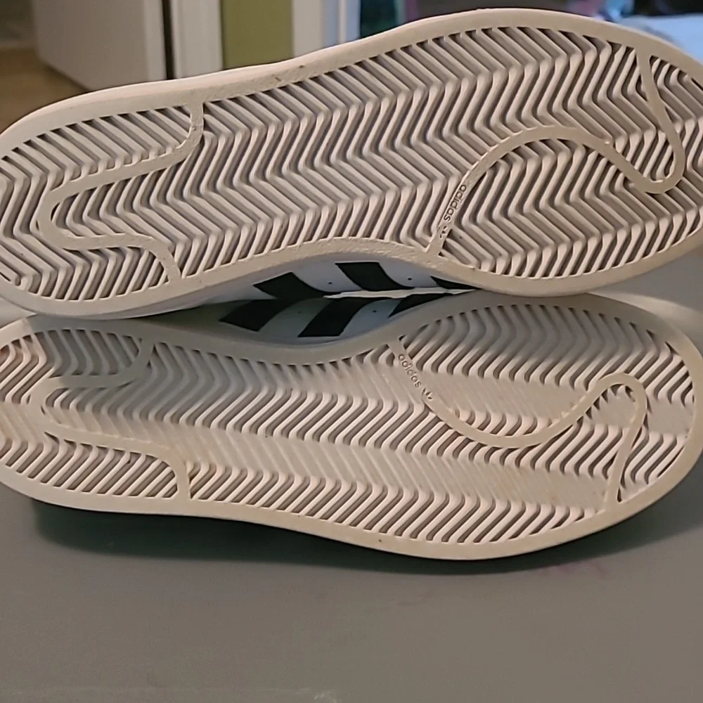 Addias - Picture 4 of 5